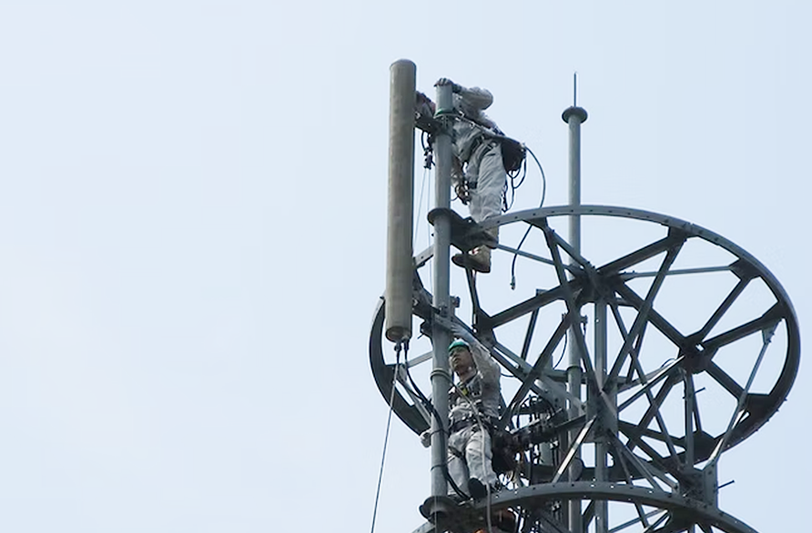 無線基地局設置工事のイメージ写真1